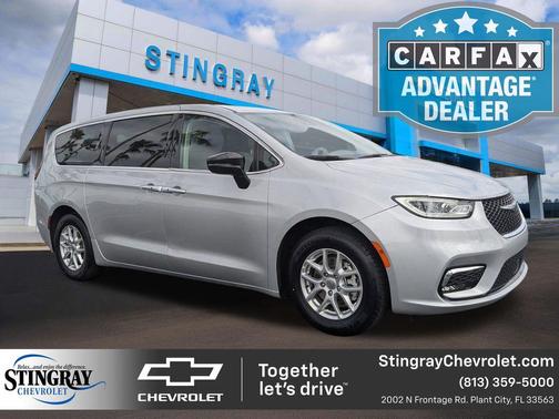 2024 Chrysler Pacifica Touring-L