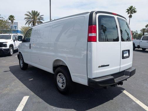 2025 Chevrolet Express 2500 Work Van