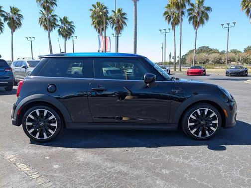 2023 MINI Hardtop Cooper