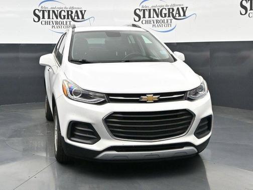 Summit White 2020 Chevrolet Trax LT