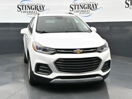 Summit White 2020 Chevrolet Trax LT