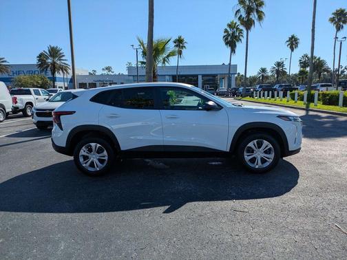 2026 Chevrolet Trax LS