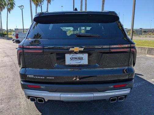 2025 Chevrolet Traverse LT