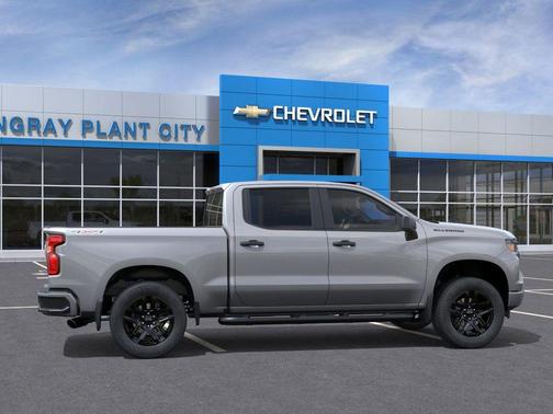2025 Chevrolet Silverado 1500 Custom
