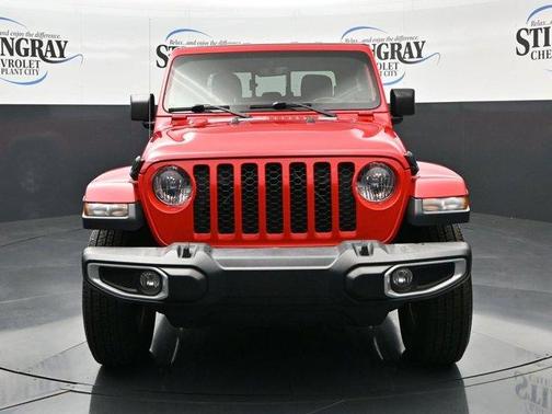 Firecracker Red Clearcoat 2022 Jeep Gladiator Sport
