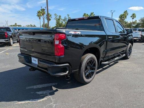 2025 Chevrolet Silverado 1500 Custom
