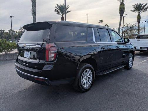 2024 Chevrolet Suburban LT