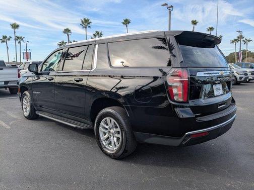 2024 Chevrolet Suburban LT