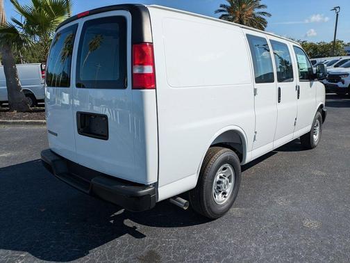 2025 Chevrolet Express 2500 Work Van