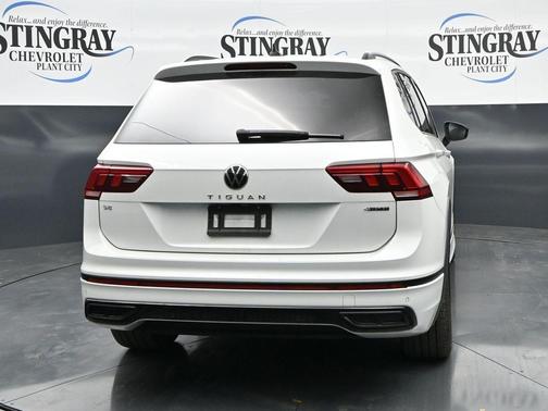 Opal White Pearl Effect 2023 Volkswagen Tiguan 2.0T SE R-Line Black