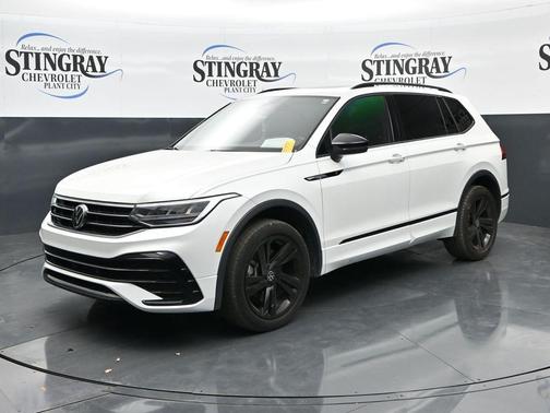 Opal White Pearl Effect 2023 Volkswagen Tiguan 2.0T SE R-Line Black