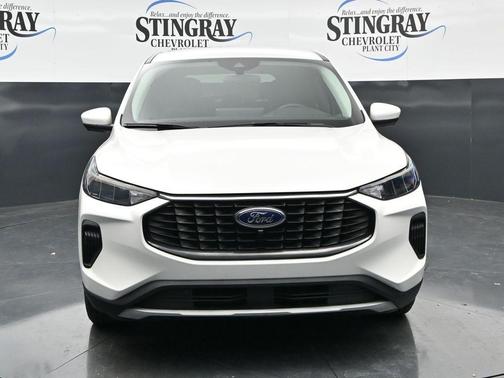 White Metallic 2023 Ford Escape Active