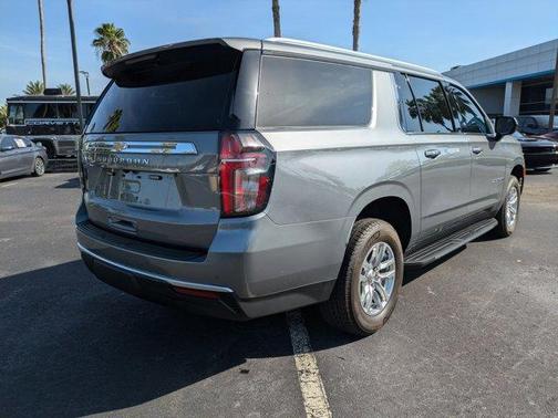 2022 Chevrolet Suburban LS
