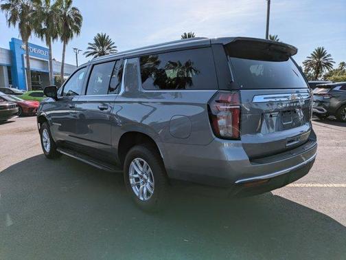 2022 Chevrolet Suburban LS