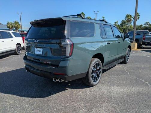 2025 Chevrolet Suburban RST