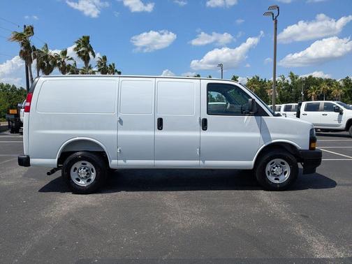 2025 Chevrolet Express 2500 Work Van