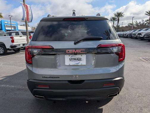 2021 GMC Acadia SLT