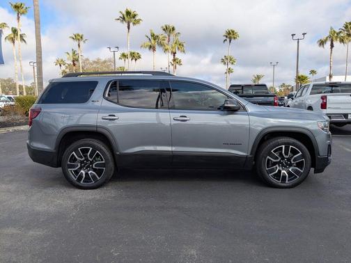 2021 GMC Acadia SLT