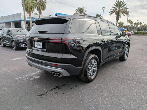 2025 Chevrolet Traverse LT