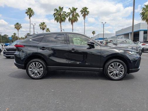 2022 Toyota Venza XLE
