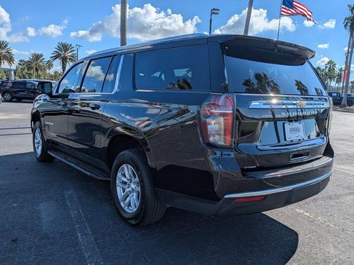 2024 Chevrolet Suburban LT