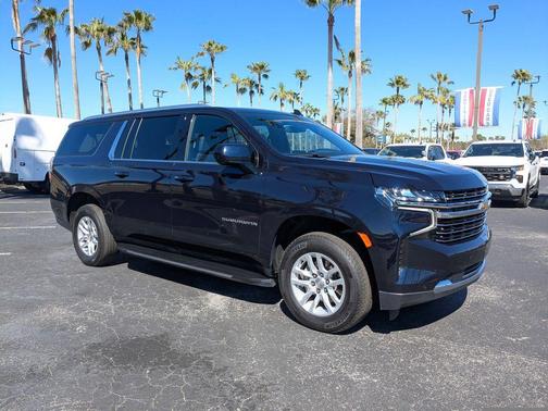 2024 Chevrolet Suburban LT