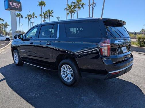 2024 Chevrolet Suburban LT