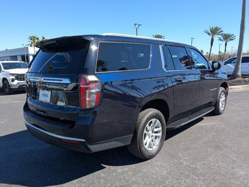 2024 Chevrolet Suburban LT