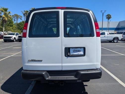 2025 Chevrolet Express 2500 Work Van