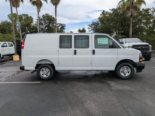 2025 Chevrolet Express 2500 Work Van