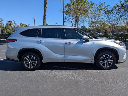 2020 Toyota Highlander XLE