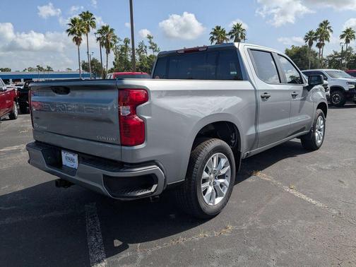 2025 Chevrolet Silverado 1500 Custom