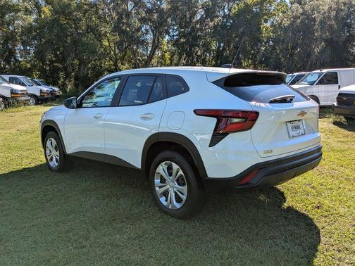 2026 Chevrolet Trax LS