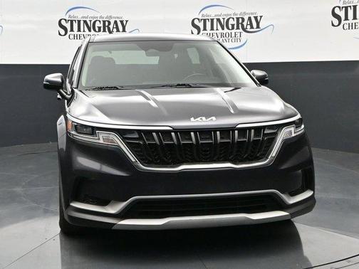 Metal 2023 Kia Carnival LX