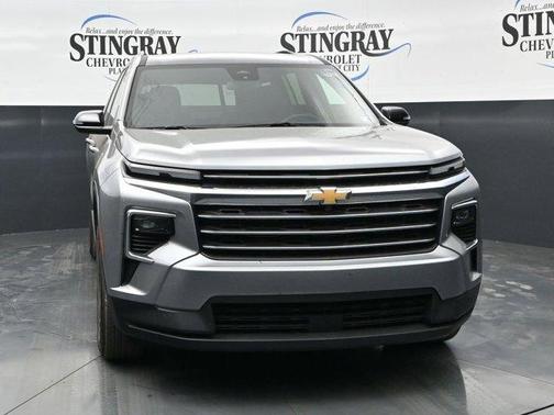 Sterling Gray Metallic 2025 Chevrolet Traverse LT