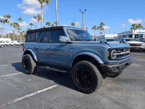 2024 Ford Bronco Outer Banks