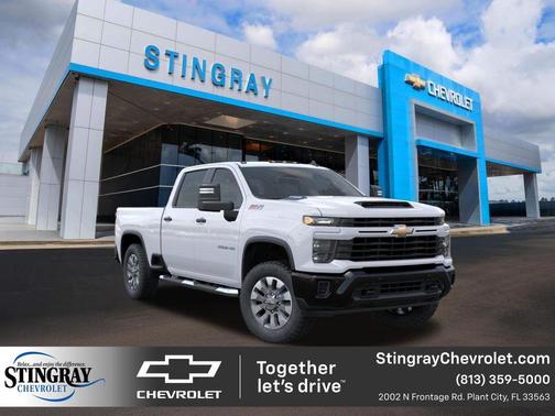 Summit White 2026 Chevrolet Silverado 2500 Custom