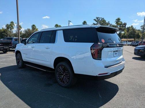 2025 Chevrolet Suburban LS