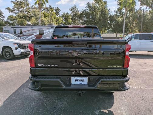 2025 Chevrolet Silverado 1500 Custom