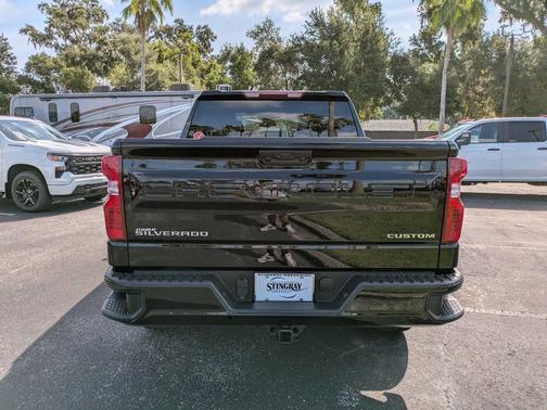 2025 Chevrolet Silverado 1500 Custom