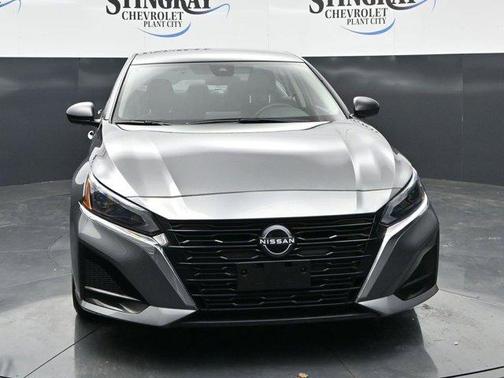 Gun Metallic 2025 Nissan Altima SV