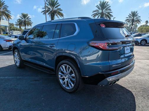 2025 GMC Acadia Denali