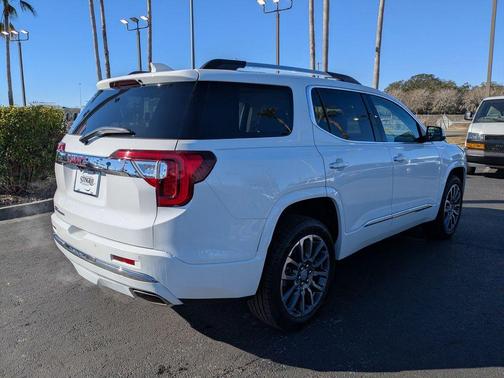2022 GMC Acadia Denali