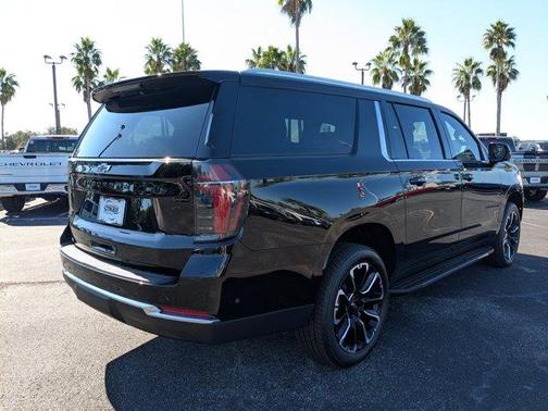 2025 Chevrolet Suburban LS