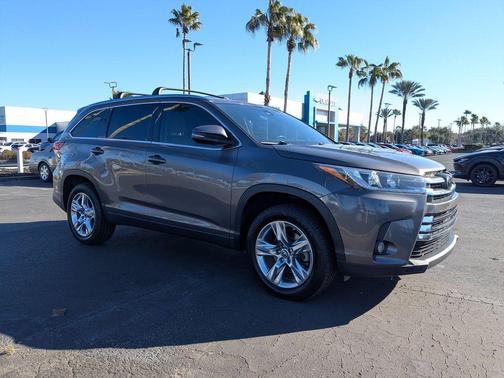 2017 Toyota Highlander 