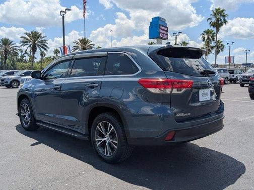 2017 Toyota Highlander LE