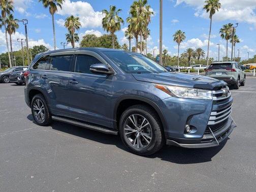 2017 Toyota Highlander LE