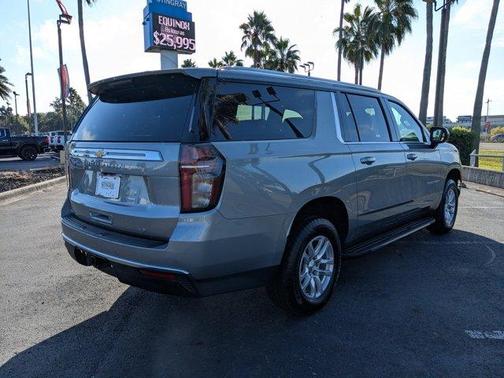 2023 Chevrolet Suburban LT