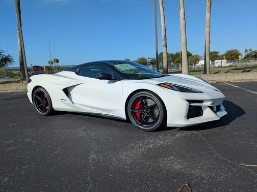 2025 Chevrolet Corvette E-Ray
