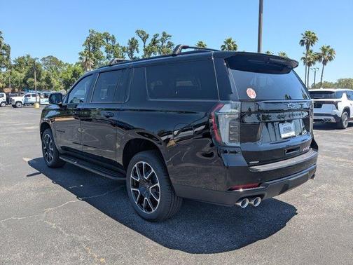 2025 Chevrolet Suburban RST